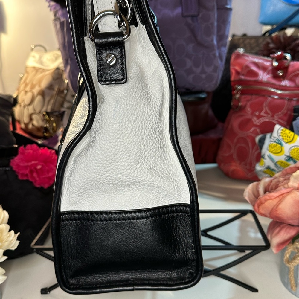 Michael Kors Black and White Leopard Print Tote - Picture 4 of 9